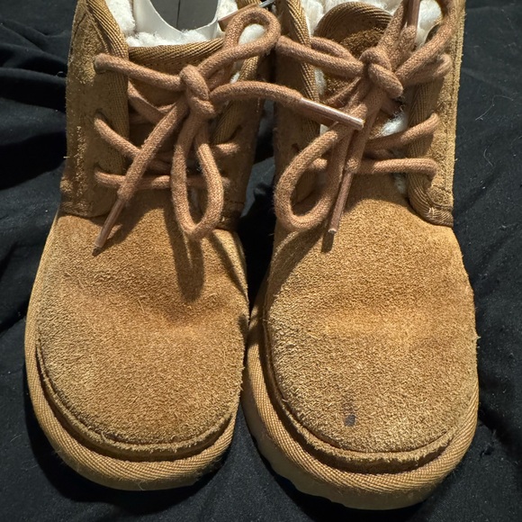 UGG Nuemel Boys Cozy Boot - Picture 4 of 9